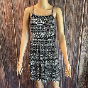Vibe Sportswear size small black and white tribal print summer dress boho